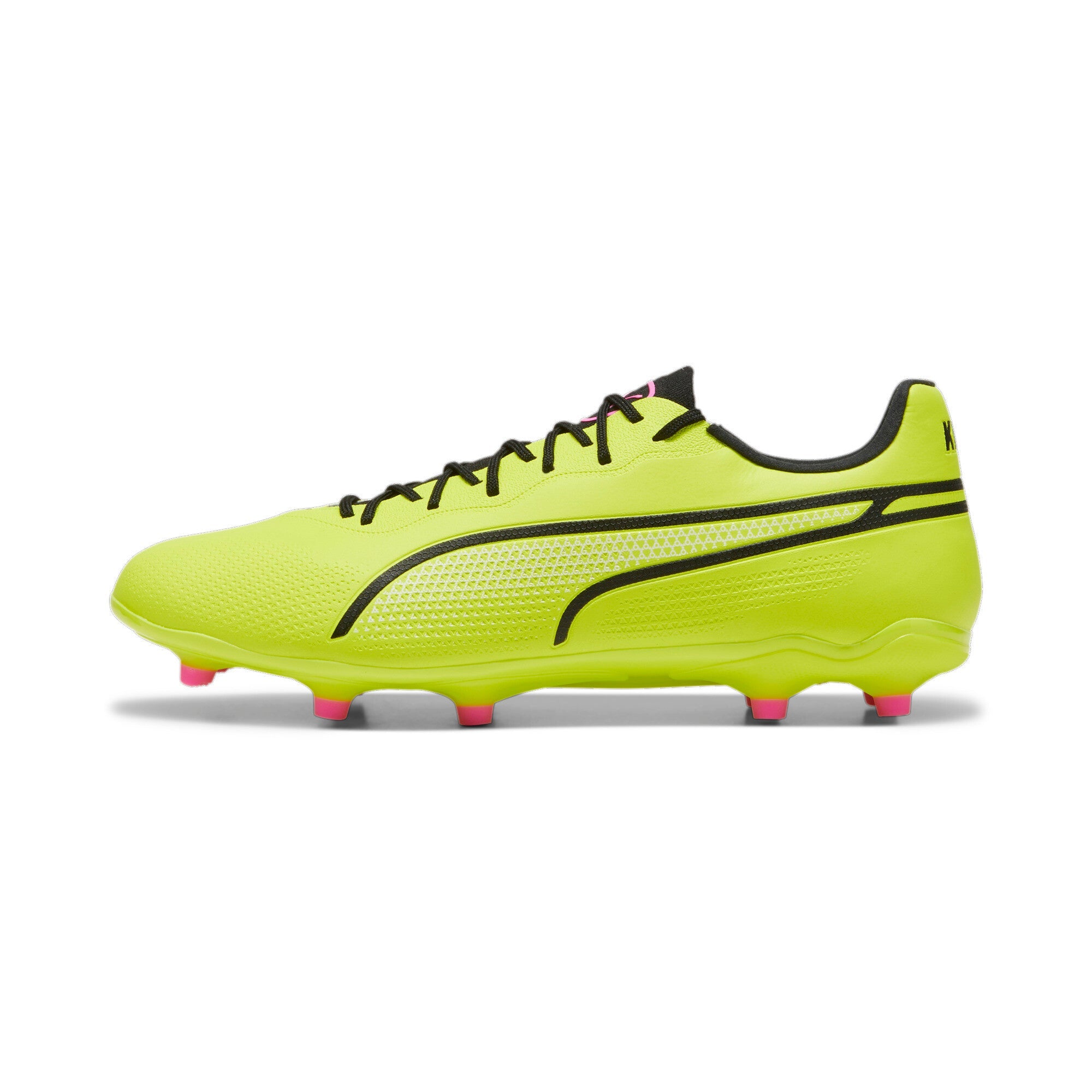 PUMA KING Pro FG AG gialla su fondo bianco
