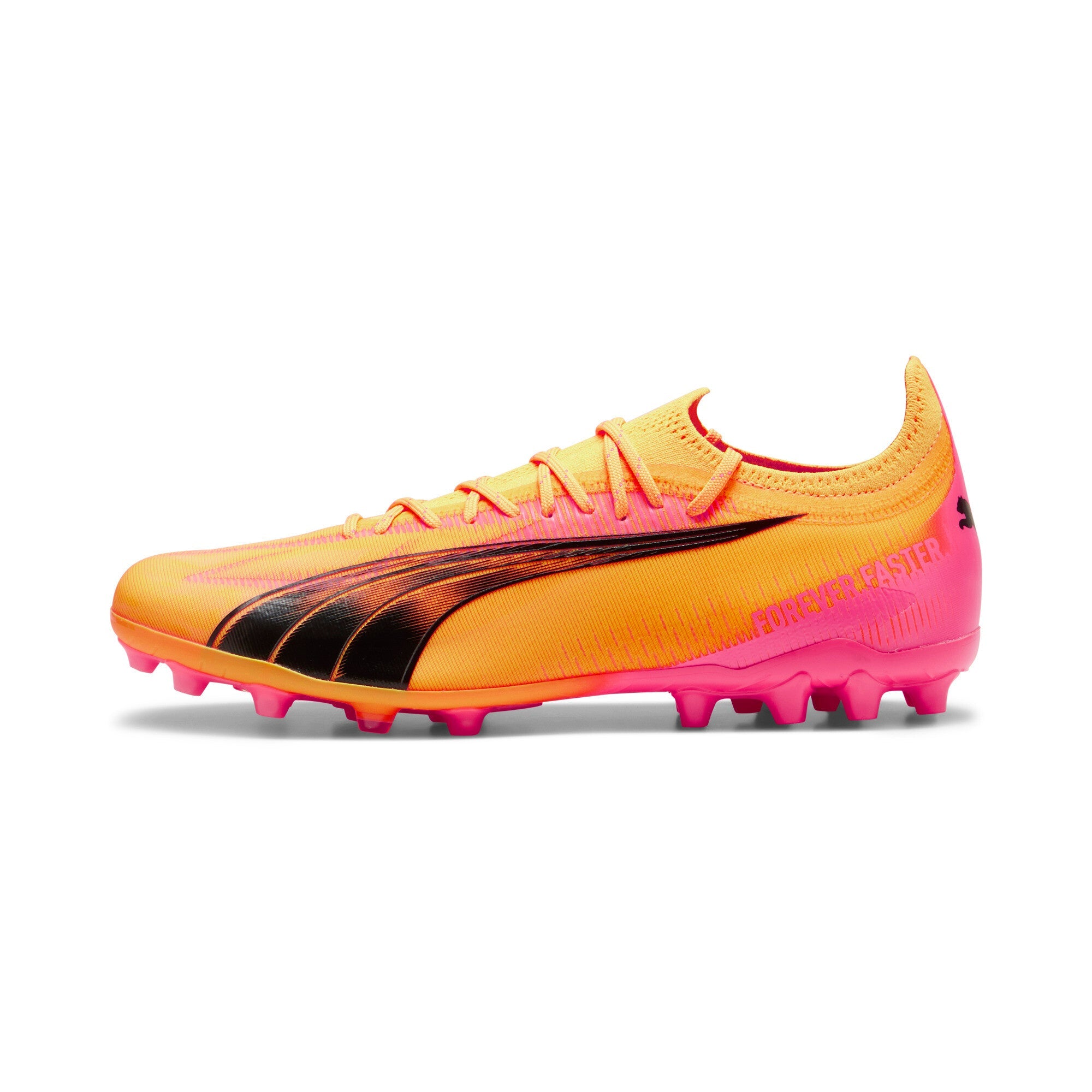 PUMA ULTRA Ultimate MG arancione su fondo bianco