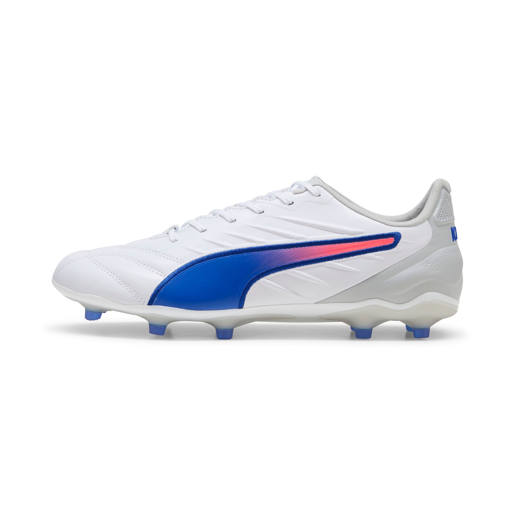 PUMA KING Pro FG AG bianca su fondo bianco