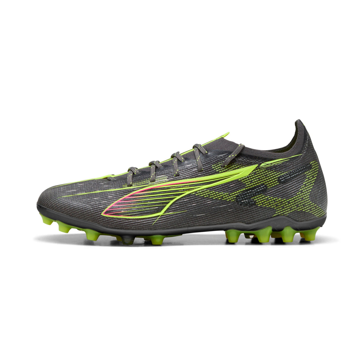 PUMA ULTRA 5 Ultimate MG argento su fondo bianco